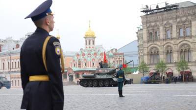 На Красной площади начался главный военный парад России в честь Дня Победы