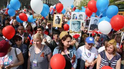 На Красной площади началось торжественное шествие в честь Дня Победы