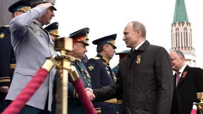 Владимир Путин прибыл на Красную площадь, где начинается парад Победы