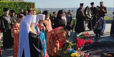 День победы 9 мая 2021 в парке Вечной Славы у могилы Неизвестного солдата в Киеве - Видео - ТЕЛЕГРАФ
