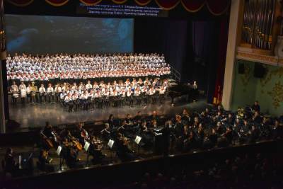 8 мая в Йошкар-Оле выступили Всемарийские детские хор и оркестр