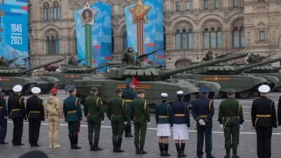 Федеральное агентство новостей транслирует московский парад Победы
