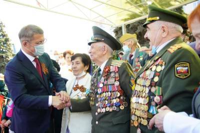 Радий Хабиров пообщался с ветеранами ВОВ в Уфе