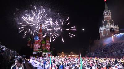 Праздничный салют в честь Дня Победы в Москве дадут сразу с 16 точек