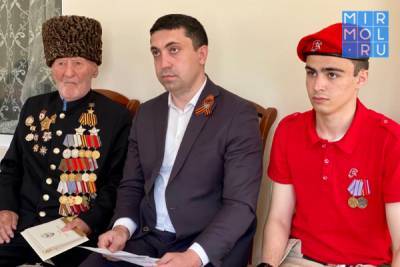 Камил Саидов поздравил ветеранов ВОВ от имени Врио Главы РД Сергея Меликова