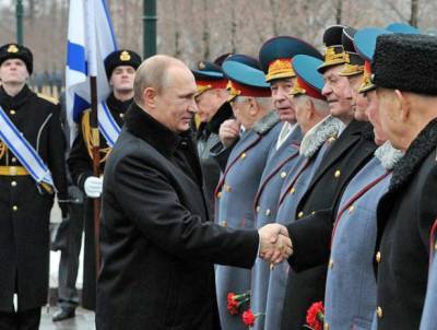 Путин поздравил с Днем Победы жителей России
