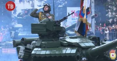 Не смотря на COVID: террористы "ДНР" провели военный парад в Донецке (ФОТО)
