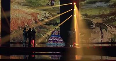 "Евровидение-2021": появилось видео первой репетиции представительницы России в огромном платье