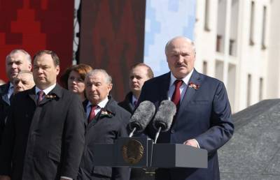 Лукашенко: пока наше поколение живо, Беларусь будет стоять намертво