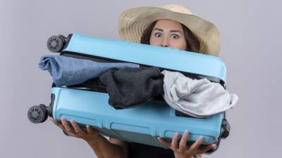 Пять дорожных лайфхаков помогут девушкам укомплектовать вещи в чемодане