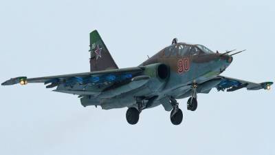 Видео полета штурмовиков Су-25БМ над Красной площадью появилось в Сети