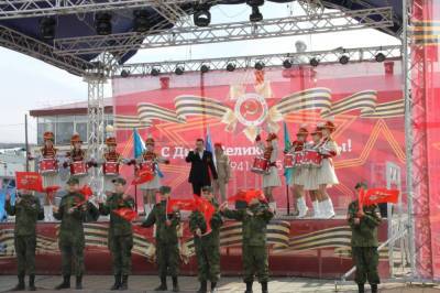 Жители Тымовского красочно отметили День Победы