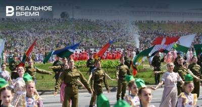 В Казани по площади Тысячелетия строевым шагом прошли более 2 тысяч военнослужащих