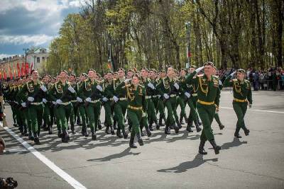 В Смоленске состоялся парад Великой Победы. Фоторепортаж
