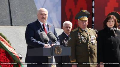 Лукашенко посетовал, что не видит своих врагов