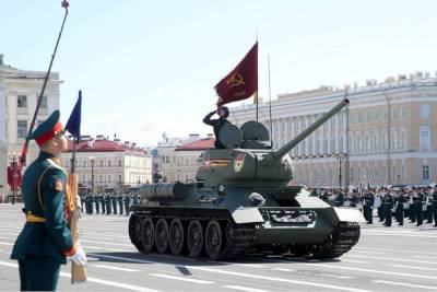 4 тысячи военных приняли участие в параде Победы в Петербурге