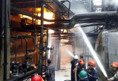 В Сирии горит нефтеперерабатывающий завод - eadaily.com - Сирия