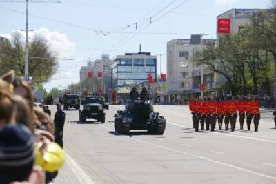 В Приднестровье День Победы встречают военным парадом и салютом