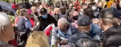 Радикалы в Одессе 9 мая напали на женщину из-за георгиевской ленты