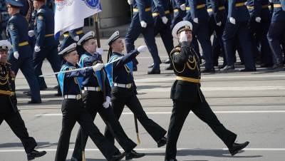 На военном параде в Калининграде ограничили число зрителей