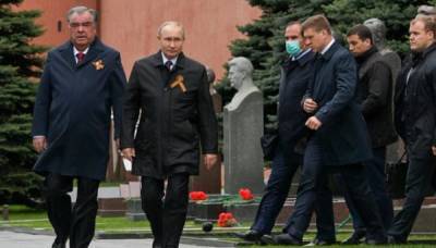 На парад к Путину в гости приехал только президент Таджикистана