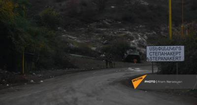 Азербайджан использует могильные плиты для строительства дороги в Шуши - Бабаян