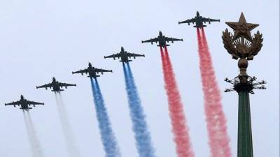 Летят самолеты: как прошли воздушные Парады Победы в разных частях России — видео
