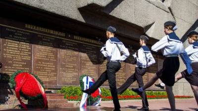 Помним и не допустим: День Победы в Севастополе отметили парадом