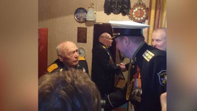 Глава Медиагруппы "Патриот" поздравил ветеранов Кронштадта с Днем Победы