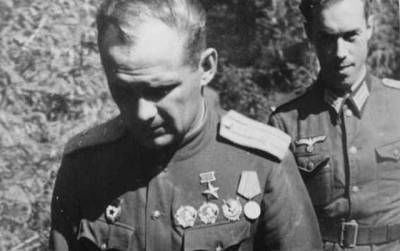 Несломленный: что стало в немецком плену с лётчиком-героем Николаем Власовым