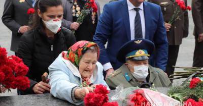 Коммунистическая символика и столкновения: как в Украине проходит празднование Дня победы (ФОТО, ВИДЕО)