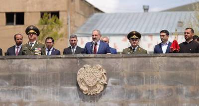 И.о. премьера Армении посетил одну из воинских частей в Гегаркунике