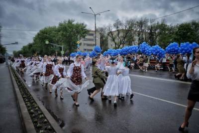 В Невинномысске полторы тысячи пар станцевали «Вальс Победы»