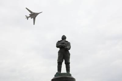 Самолет «Валерий Чкалов» пролетел над Нижним Новгородом в День Победы