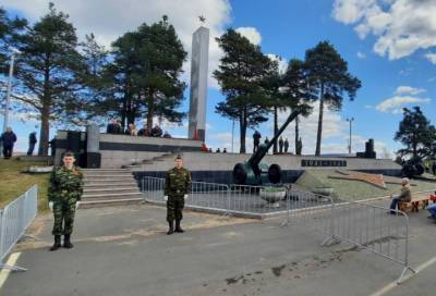 Память героев Великой Отечественной почтили у Братского захоронения в Подпорожье