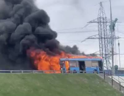 На северо-востоке Москвы сгорел пассажирский автобус