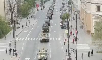 Колонна военной техники прошла по улицам Тюмени