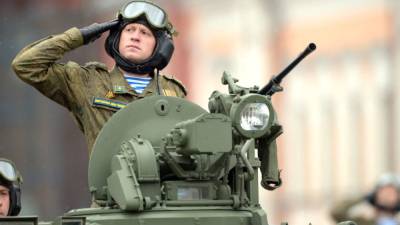 Литовкин назвал самые примечательные новинки вооружения с московского парада Победы