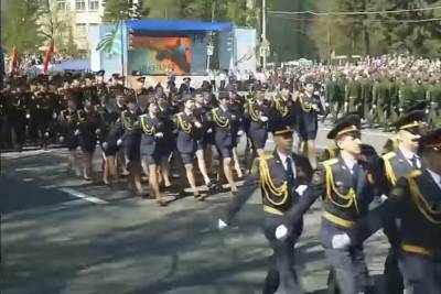 Тверской губернатор наградит маршировавшую без ботинка участницу Парада