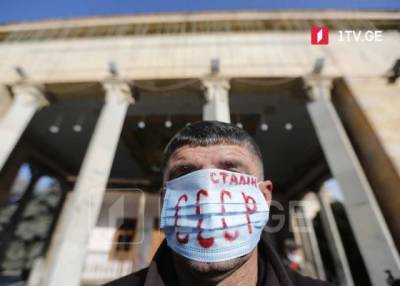 Жители Гори требуют вернуть памятник Сталину