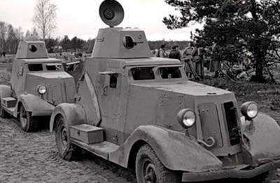 Не танк и не грузовик: в Cети показали уникальный броневик на рельсах времен Второй мировой войны
