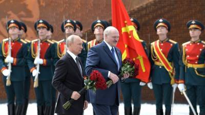 Путин и Лукашенко провели телефонный разговор в День Победы
