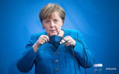 Рейтинг партии Меркель упал до исторического минимума