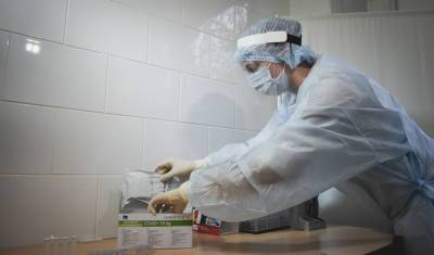 В России 52,2 млрд рублей выделят на выплаты врачам, работающим с COVID-19
