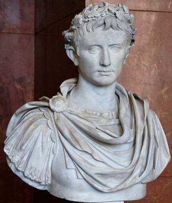 В Италии найден мраморный бюст первого римского императора Октавиана Августа возрастом 2 000 лет