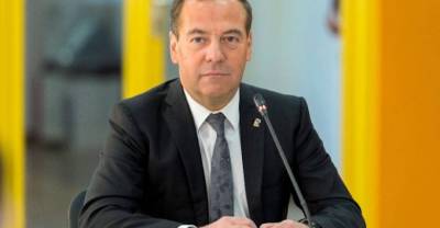 Медведев — об отношениях РФ и США: По отдельным моментам сейчас хуже, чем во времена Карибского кризиса