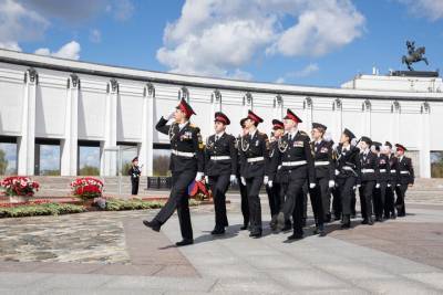 Кадеты 100-й вахты почетного караула пройдут у Музея Победы в День защиты детей