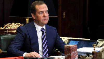 Медведев назвал действия Запада из-за Крыма неразумными
