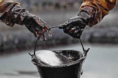 Нефть дорожает на ожиданиях встречи ОПЕК+