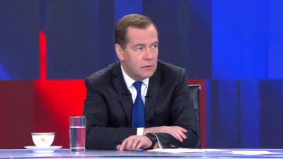 Медведев рассказал об отличиях "Единой России" от КПСС